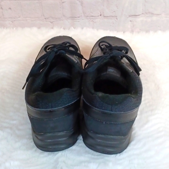 New Balance 4 E Men\'s Black Athletic ‎ Sneakers sz 13 main image 6